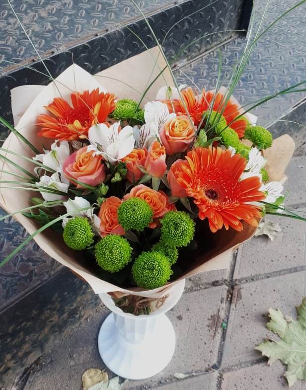 Букет цветов из: Герберы, Хризантемы, Альстромерии и Розы в Ачхой-Мартане