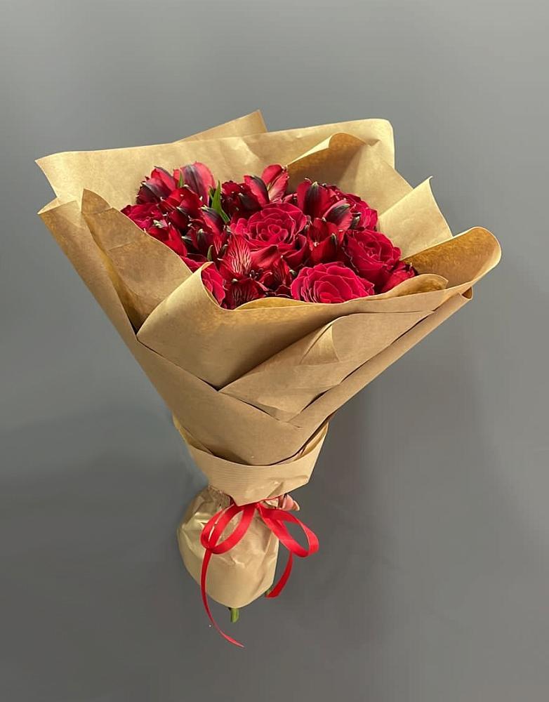 Букет цветов из: Альстромерии и Розы в Ачхой-Мартане