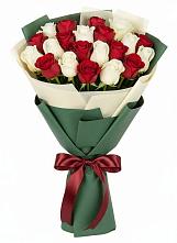 Букет Микс из красных и белых роз в Ачхой-Мартане