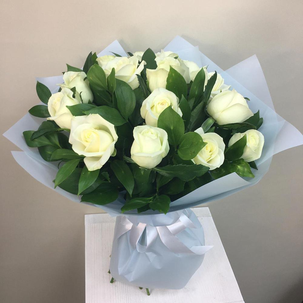 Букет 15 Белых роз Проуд в Ачхой-Мартане