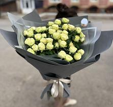 Букет Белые кустовые розы Солинеро в Ачхой-Мартане