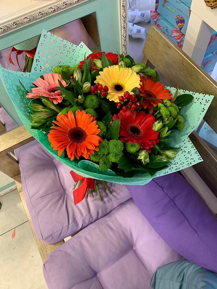 Букет цветов из: Герберы, Хризантемы и Альстромерии в Ачхой-Мартане