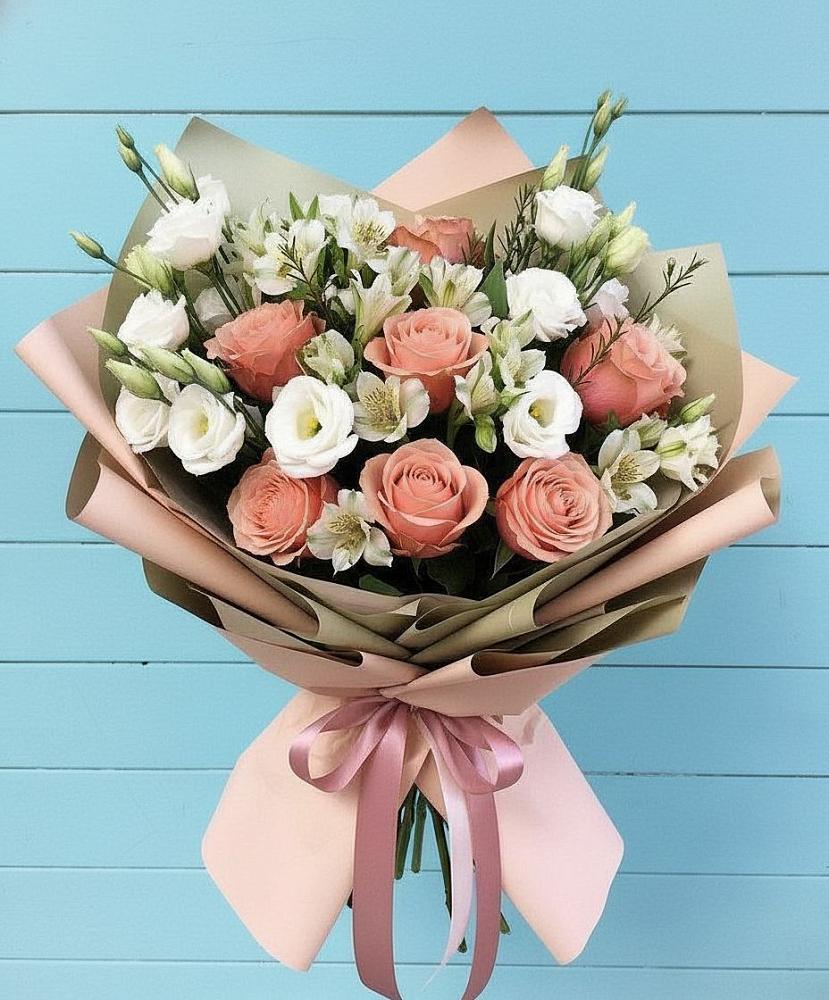 Букет цветов из: Розы, Альстромерии и Лизиантусы в Ачхой-Мартане
