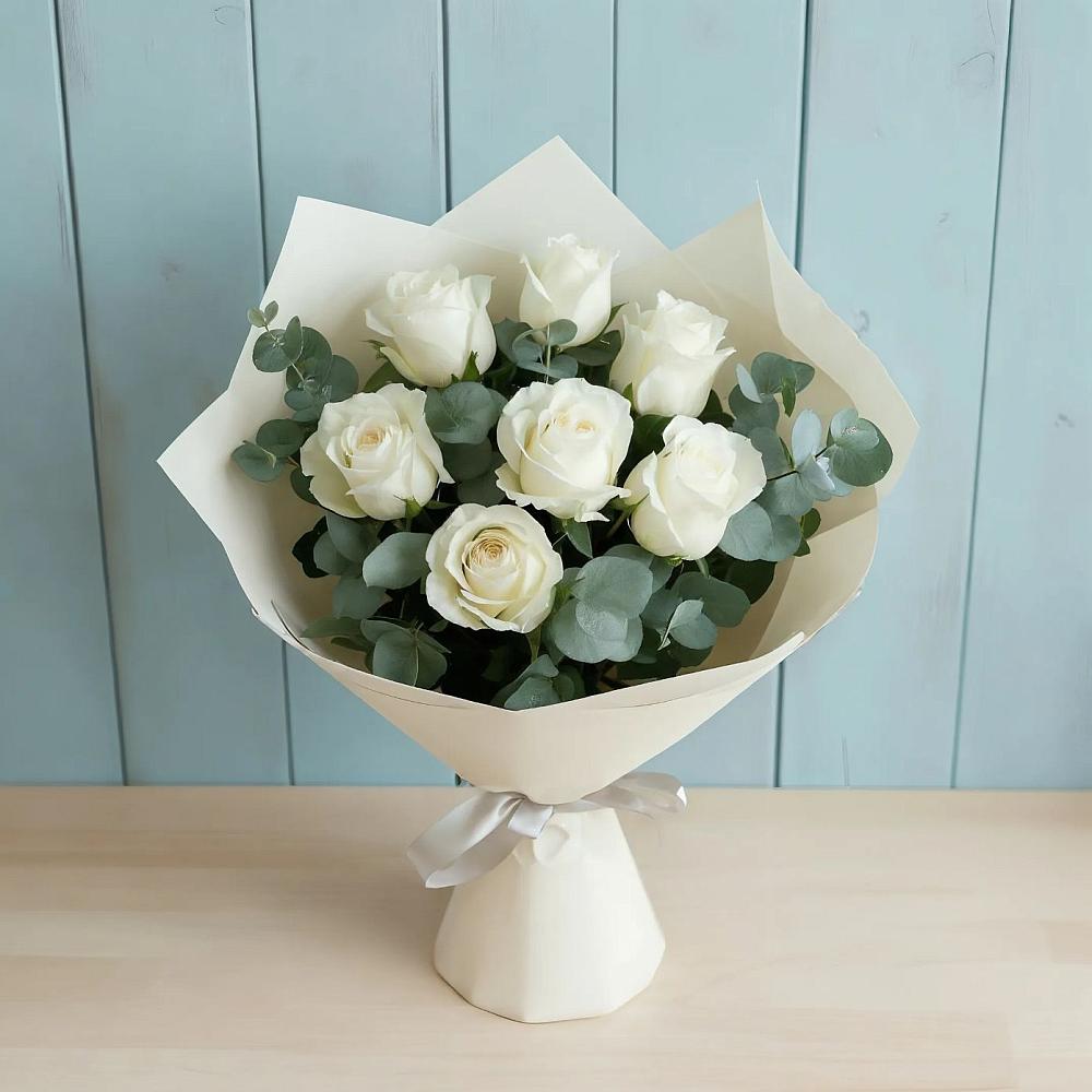 Букет Белые розы в Эвкалипте в Ачхой-Мартане
