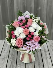 Букет цветов из:  Альстромерии, Гвоздики, Розы и Хризантемы в Ачхой-Мартане
