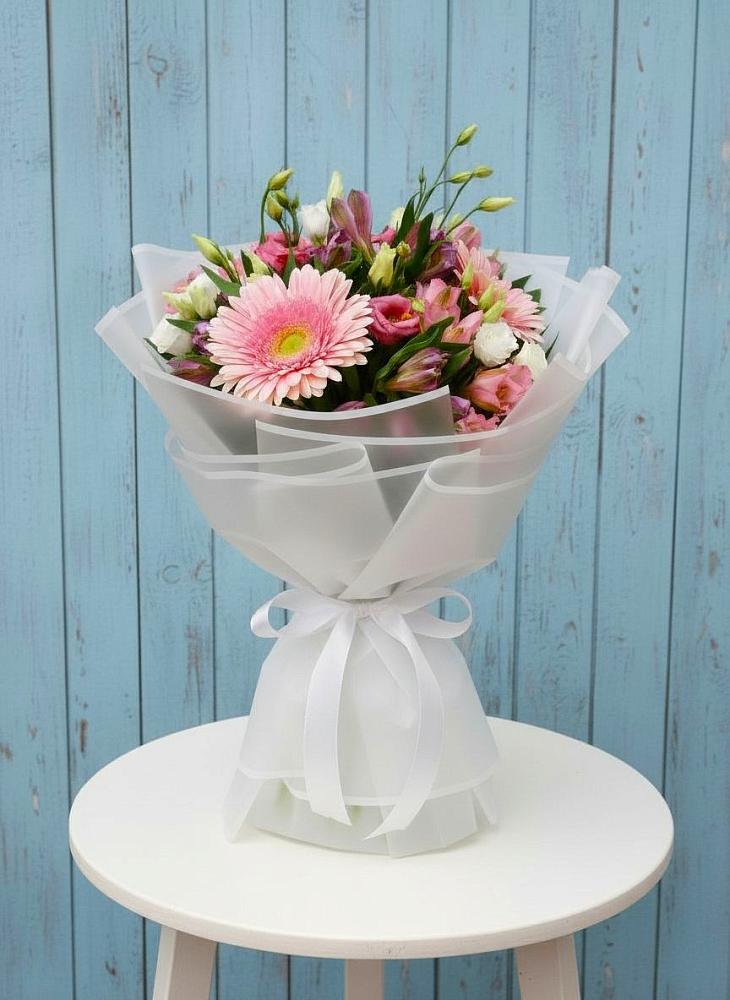 Букет цветов из: Герберы, Альстромерии и Лизиантусы в Ачхой-Мартане