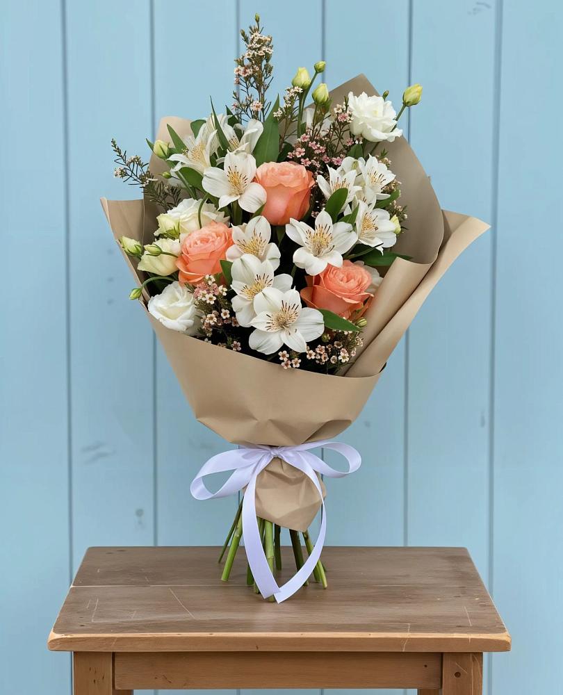 Букет цветов из: Альстромерии, Лизиантусы, Розы и Хризантемы в Ачхой-Мартане